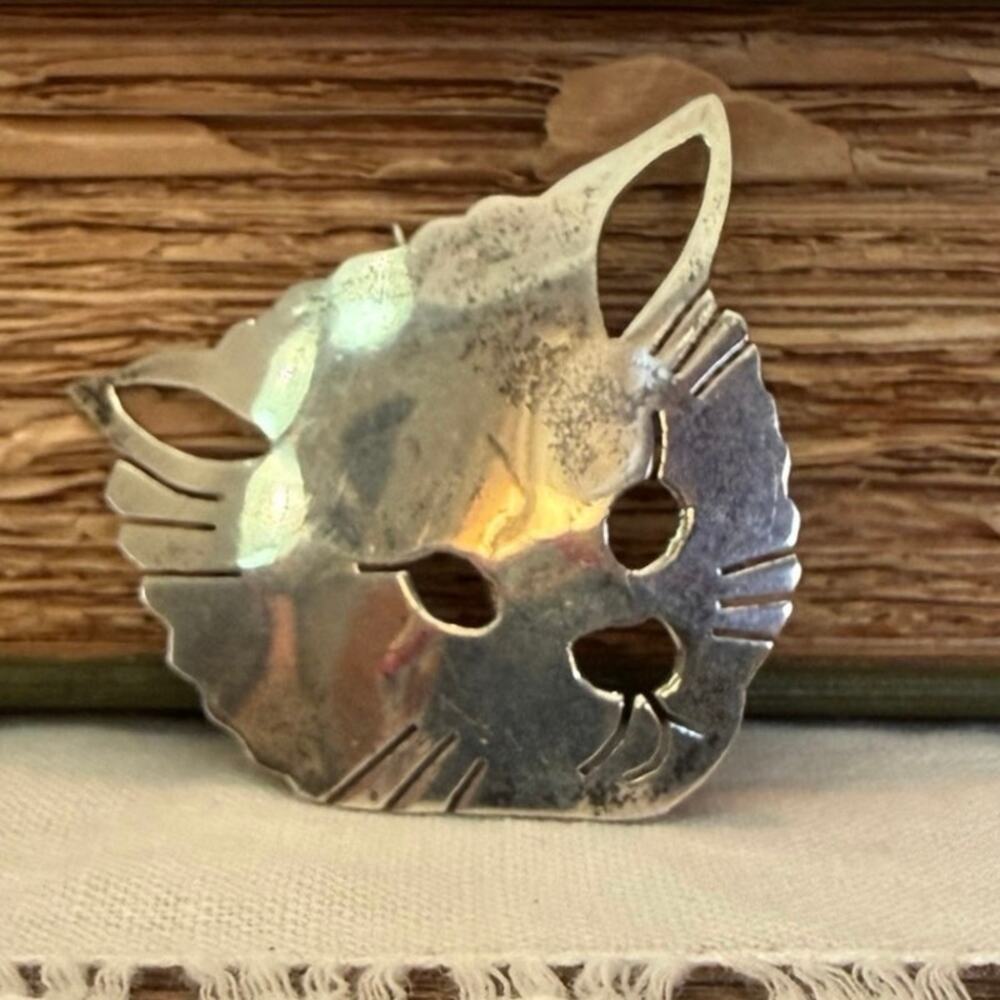Mexican Sterling Cat Face Brooch • TS‑26 (? Second Digit Faint) MEX 925 • 8.24g